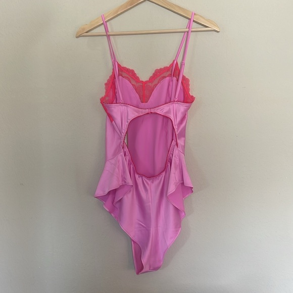 SKIMS STRETCH SATIN LACE TEDDY SM - Picture 5 of 7